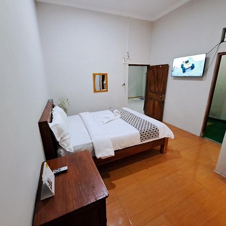 Romadhoni Homestay Magelang Δωμάτιο φωτογραφία